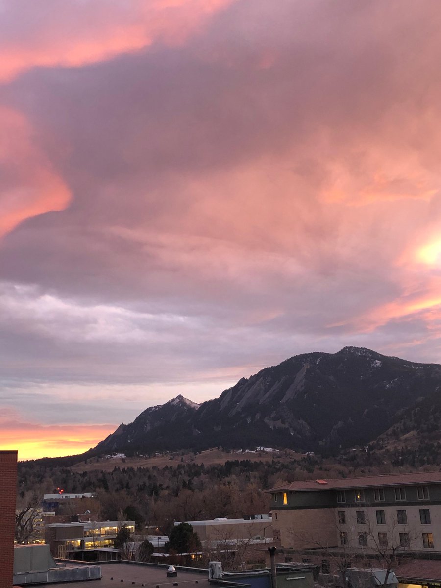 SF_POC's tweet photo. Can you be-leaf how colorful Boulder is in the fall? 🍂 #photooftheweek 

Snapped by Local Guide Courtney D. https://t.co/6Ay8kAaFrk