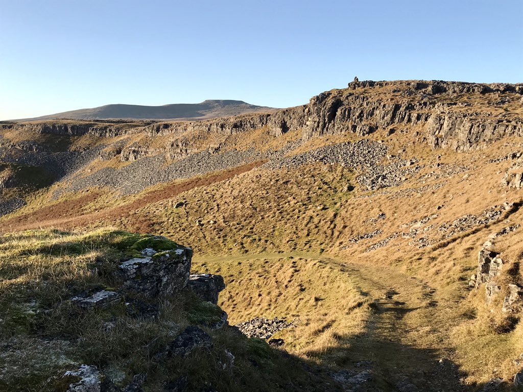 Superb walk from Settle to Horton-in-Ribblesdale over Smearsett and Moughton Scars; some jaw dropping limestone scenery! #YorkshireDalesNationalPark