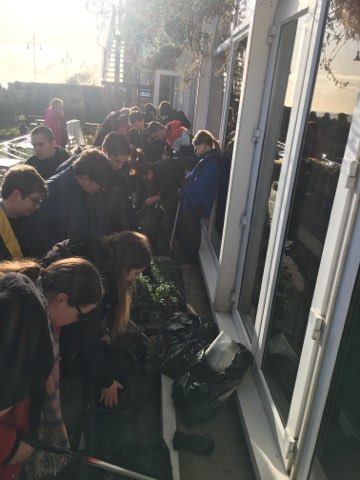 Well Done everyone 🌟🌟
#Litter #BeachClean #Ecofriendly
#YouthTakeover