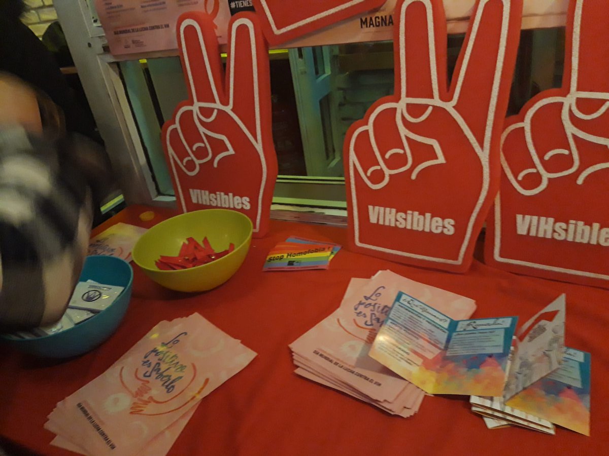 Por si ayer te quedaste con ganas de más:
Película en el aula Mergelina de la facultad de Derecho "1985" a partir de las7
Juegos, regalos y más en La Lupe a partir de  las11
#LoPositivoEsSaberlo
@ccasv_info @MdM_CyL <a href="/FTriangulo/">Fundación Triángulo</a> <a href="/cljvalladolid/">Consejo de la Juventud de Valladolid</a> @CRJValladolid