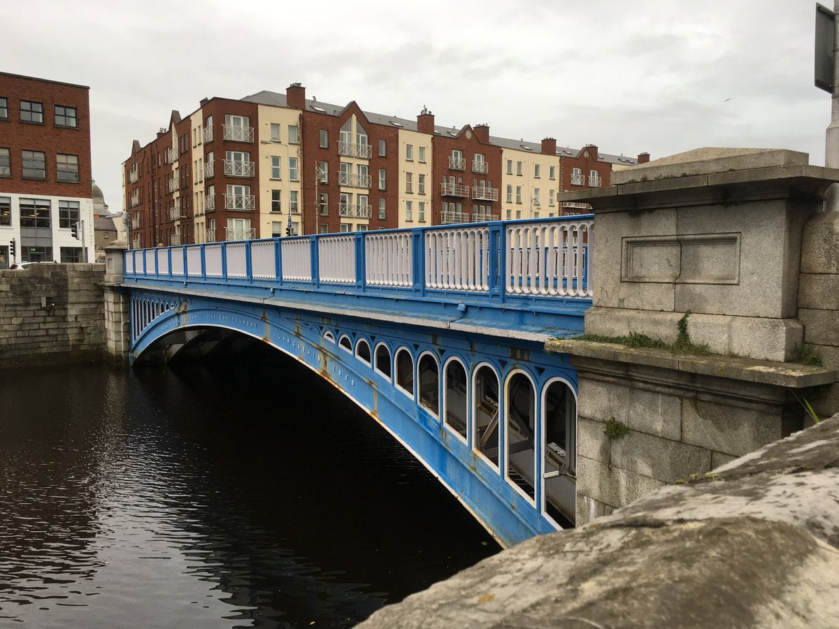 dubcivictrust's tweet photo. Rare use of Calp limestone in the Liffey wall on Victoria Quay in place of more typical granite. https://t.co/LgPNLAxRMl