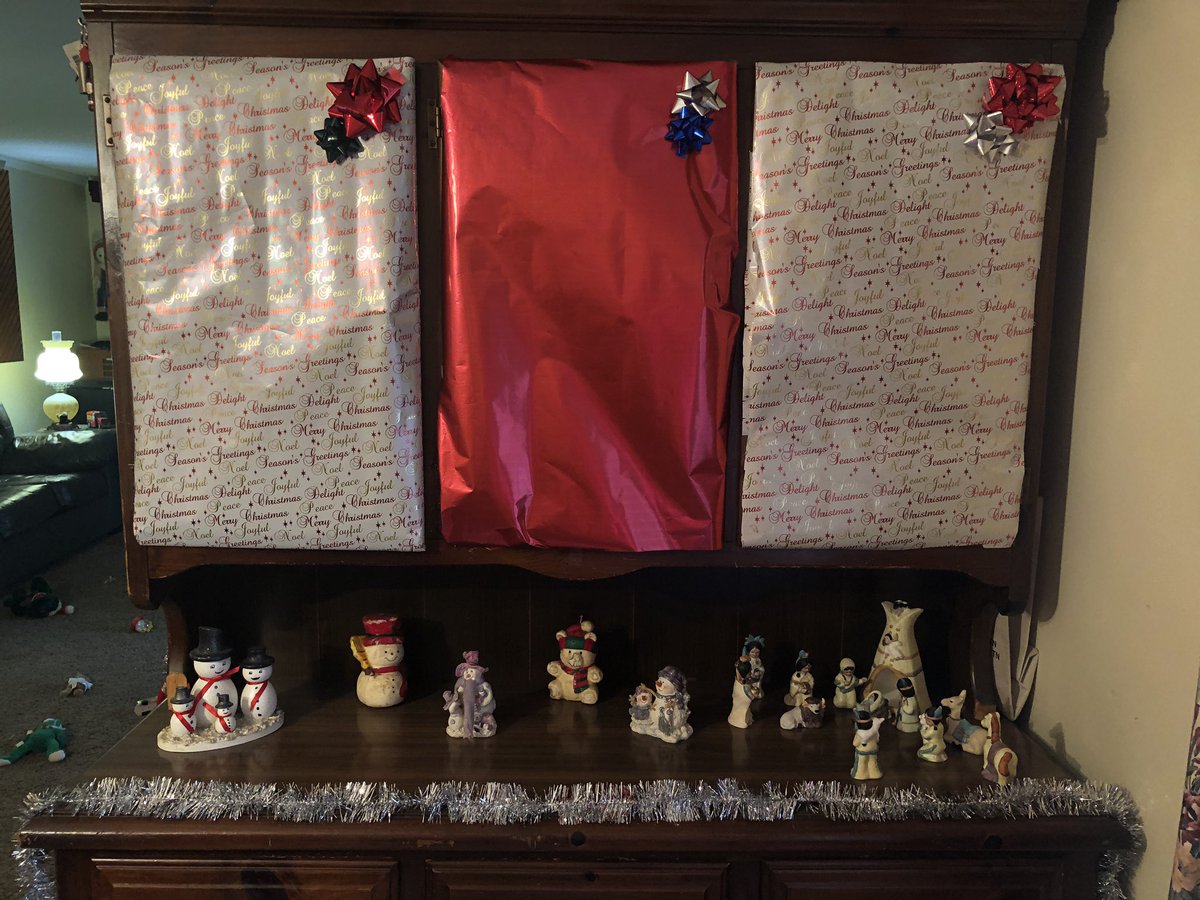 hscribner1298's tweet photo. It’s looking more like Christmas in our home! #christmas2019 https://t.co/0TIsqQeAAy
