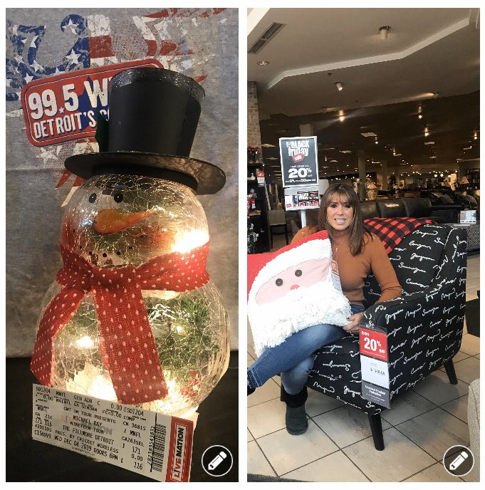 At @artvan in Taylor until 1 pm with the <a href="/995WYCD/">99.5 WYCD</a> Punchboard. Win <a href="/Michaelraymusic/">Michael Ray</a> tickets! Somebody will try to win $10,000! #BlackFriday #sale