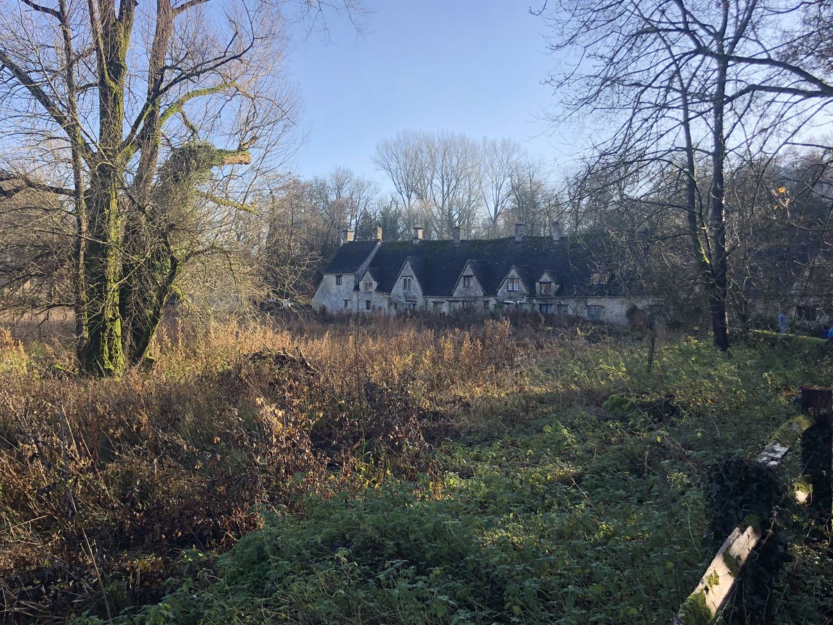 ExploreOxford's tweet photo. Beautiful winter’s day in gorgeous Bibury on our Cotswold Winter Adventurer Tour! https://t.co/paYPGetuhk#cotswoldvillages#cotswolds https://t.co/2OQv3sLOAQ