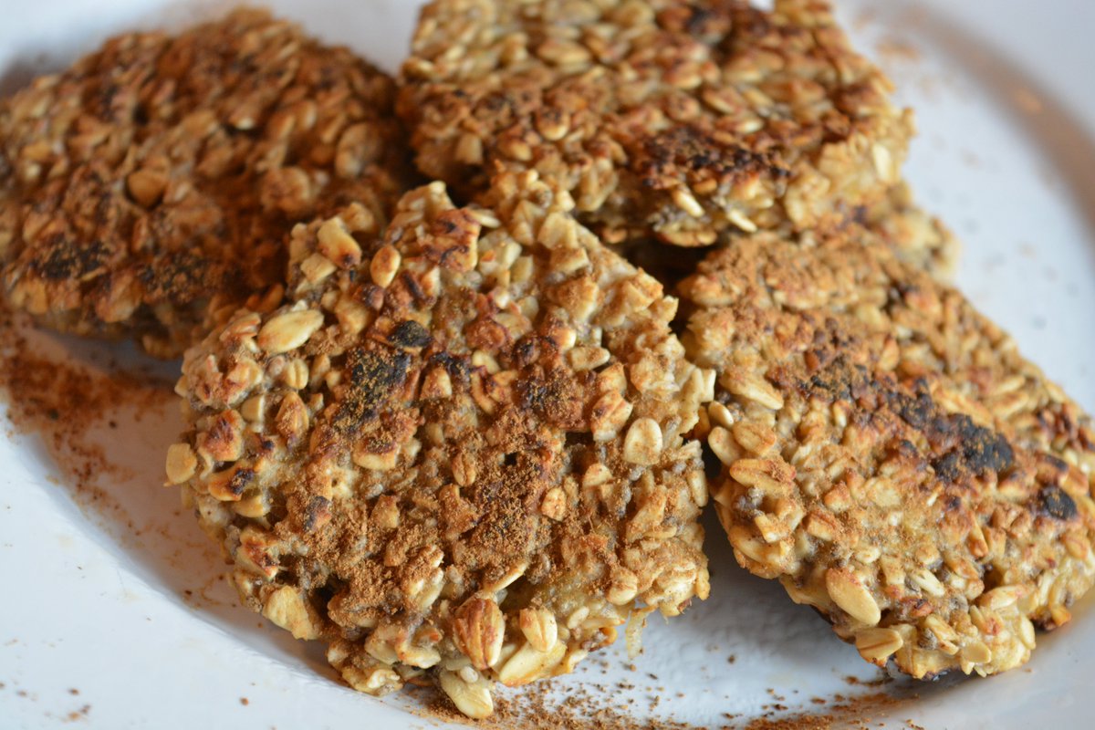 SoniadelaCuadr1's tweet photo. GALLETAS DE AVENA, SIN HORNO, sin azúcar, con sólo 3 ingredientes. Un snack muy saludable VIDEORECETA https://t.co/pejogyJybv https://t.co/c5xg2CGz0O