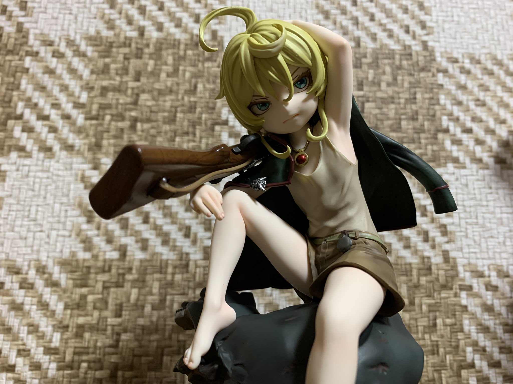 マサキチ あ 今日届いたターニャデグレチャフ 個人的に見て欲しいのは手先と足 めっちゃくちゃ綺麗じゃないか P S 誰かライフルの持たせ方教えて 幼女戦記 ターニャちゃん ターニャデグレチャフ T Co Wixhbqqmx4 Twitter
