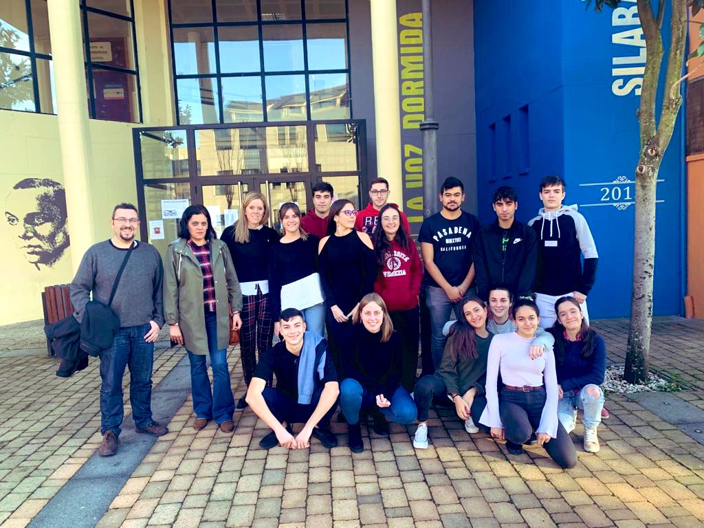 diputacionleon's tweet photo. La diputada de Deporte y Juventud, @SusanaFAbad, con los participantes del curso de monitor de tiempo libre impartido por @BierzoNatura en #Fabero https://t.co/VTDh48jXdN