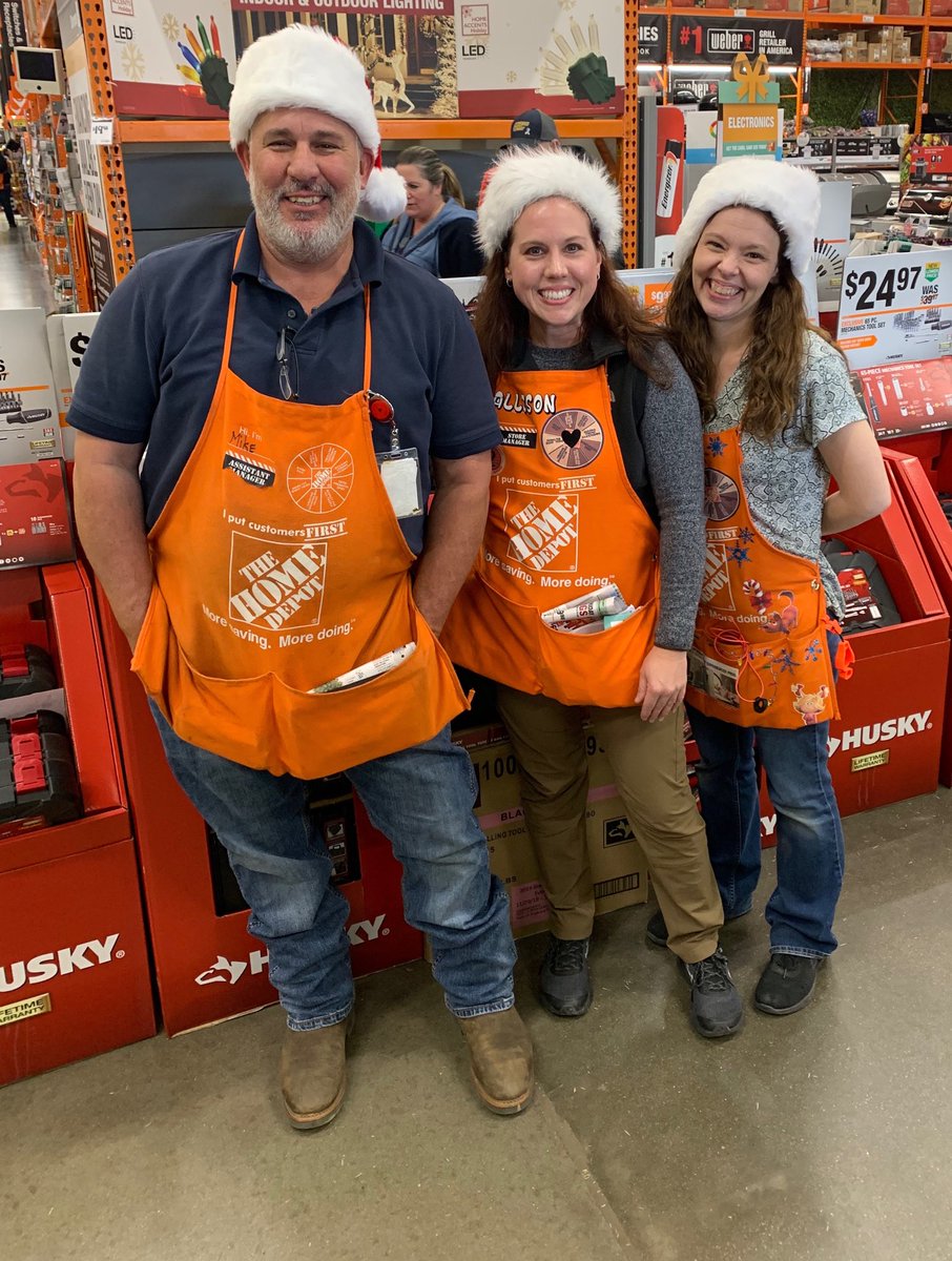 Santa’s helpers full of cheer and ready to help with all the great BF deals at The Home Depot on Preston HWY! ⁦@thd_young⁩ ⁦@AllisonCRiester⁩ ⁦@SamanthaASM2307⁩