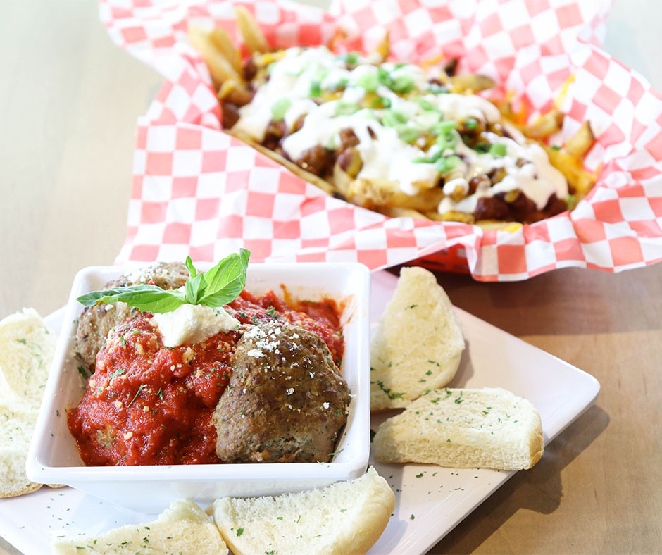 SunnyValeBurger's tweet photo. Can't decide between our delicious burgers? You should start with our Meatball Appetizer while you make up your mind 😋 https://t.co/fT99RWs0aG