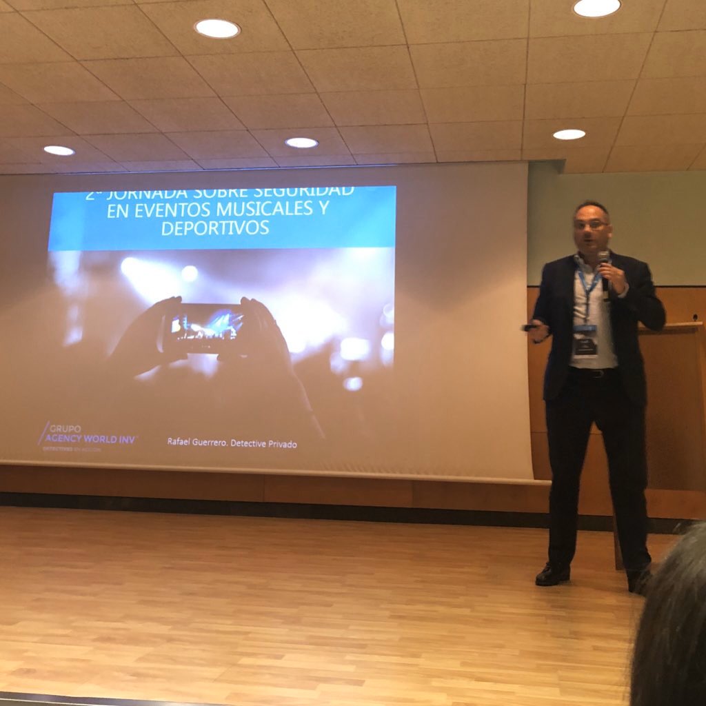 codpcat's tweet image. El nostre col·legiat @GuerreroRafael_ participa aquesta tarda a la 2a Jornada sobre seguretat en esdeveniments musicals i esportius, que se celebra a la @UPFabra de Barcelona. La seva ponència tracta sobre Vigilància camuflada en esdeveniments. #detectius #seguretatprivada