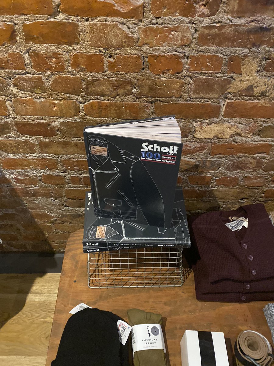 RivaAnth's tweet image. Every brand has a compelling story to tell. 🗣
Find your story. 📖 
Share it everywhere. 🏔 

@schottusa is the busiest store in SoHo on #BlackFriday.

Zero customers asked about discounts.

Multiple asked about the history of their worn, vintage, 70s jacket hung on the wall. 🏍