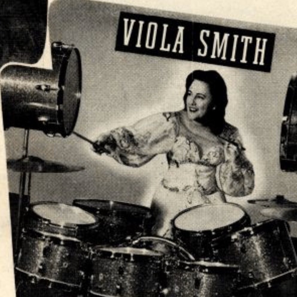 PerennialArts's tweet image. Happy 107th birthday Viola Smith!! 🥁 Viola Smith, born November 29, 1912, started her music education with piano lessons then learned the drums. She still performs!
#music #musicforallages #womenempowerment #womeninthearts #womeninmusic #jazz #drummer #percussionist