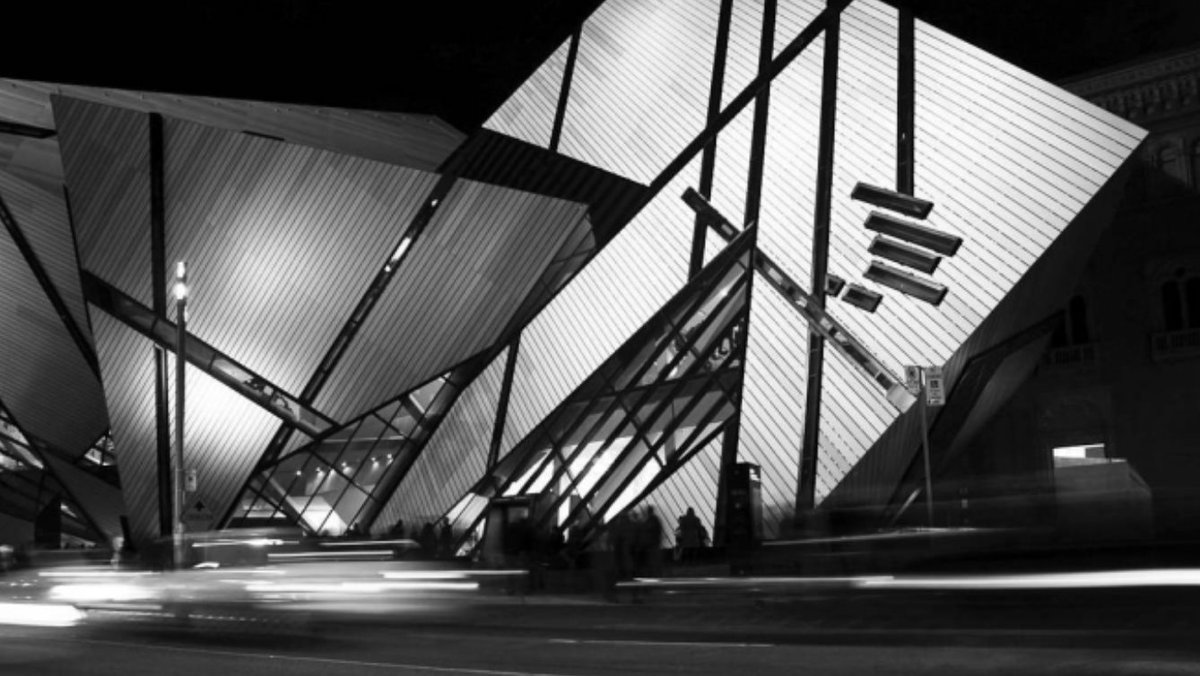 ROMtoronto's tweet photo. Thanks to all for their interest, but please note that #FNLROM: Vampire Ball tickets are now sold out. https://t.co/siYWrKjDw9