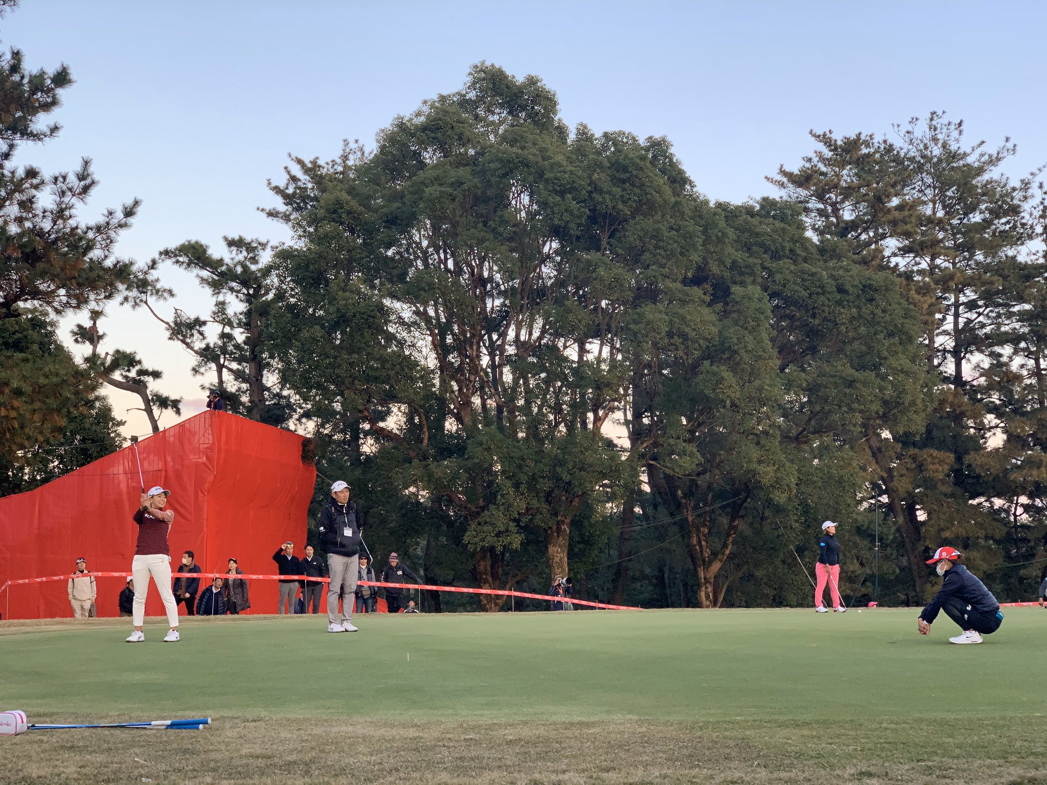 日テレ系ゴルフ中継 On Twitter Lpgaツアーチャンピオンシップリコーカップ 3日目 賞金女王争いはいよいよ最終章へ 鈴木愛 2度目の賞金女王か シンジエ 史上初の米韓日賞金女王か 渋野日向子 逆転で史上最年少賞金女王か 3日目はこのあと8 45 日テレ