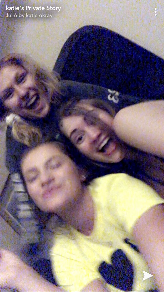 katieokray's tweet photo. happy birthday boo i hope you have an amazing day i love and miss youuuu💋💋💋💋 @hannahpacittii https://t.co/JsXRagS2Wh