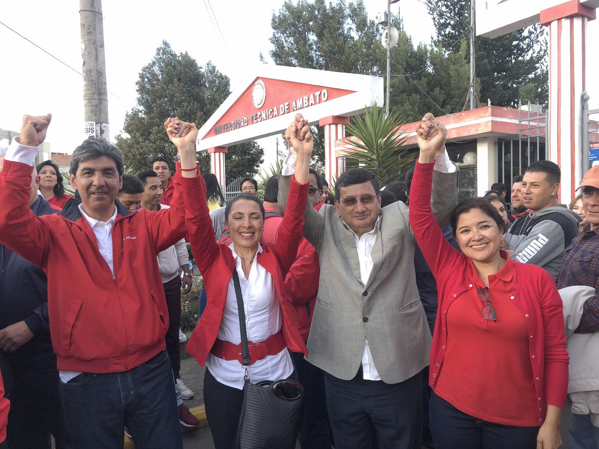 NoticiasAcom's tweet photo. Galo Naranjo es reelecto Rector de @UTecnicaAmbato luego de las votaciones realizadas el día de hoy. #Ambato https://t.co/wkljAWsFUd