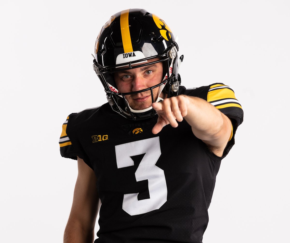 TheIowaHawkeyes's tweet photo. Keith Duncan appreciation tweet! 

Also... vote for the man: https://t.co/sBFV8Ci1w1 

#Hawkeyes #FightForIowa https://t.co/2bwQhJ6Akr