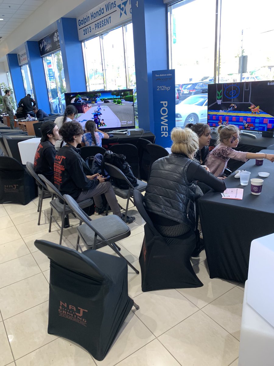ARMYGILLUM's tweet photo. #BlackFriday @GalpinHonda come and enjoy the fun https://t.co/kQgOTT71gg