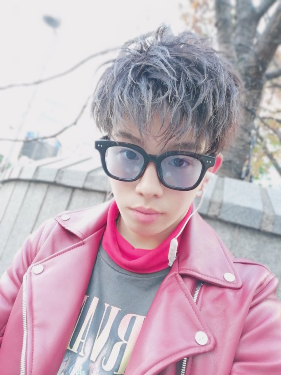 DANSeeds_187's tweet photo. やほ！みんな息してる！
なんとか寒い中生きてます！
今日はとあるアーティストのLIVEを
招待していただいたので
埼玉スーパーアリーナにて
観戦してきます！
すげーアーティストやし
ダンス＆ボーカルとは別の音楽
やから勉強してきます！ https://t.co/uoDwA5gUNT