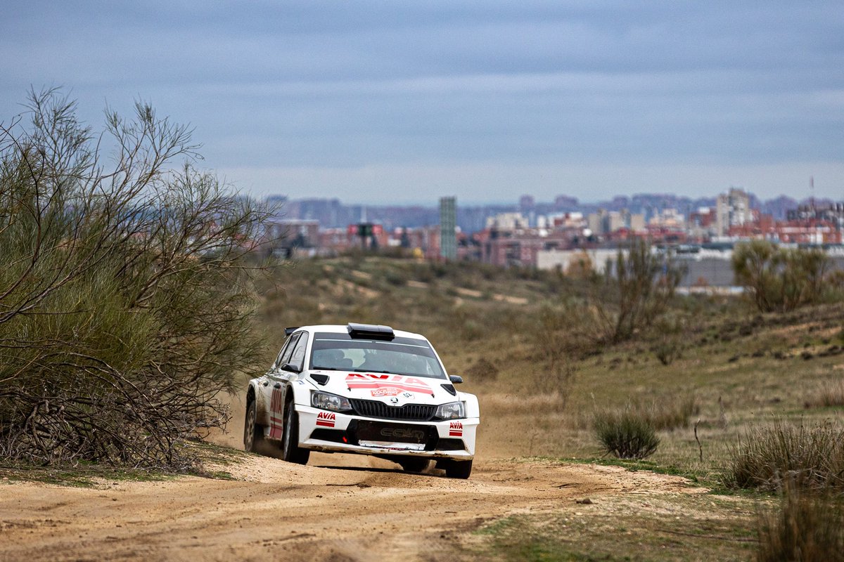 Afortunadamente, la organización ha podido sacar adelante la prueba, con un tramo único que se ha disputado por primera vez esta tarde, en el que <a href="/GEizmendi/">Gorka Eizmendi</a> y <a href="/diegosanjuan85/">Diego Sanjuan</a> han arrancado muy cómodos y confiados, marcando desde el principio el mejor registro de la clasificación.