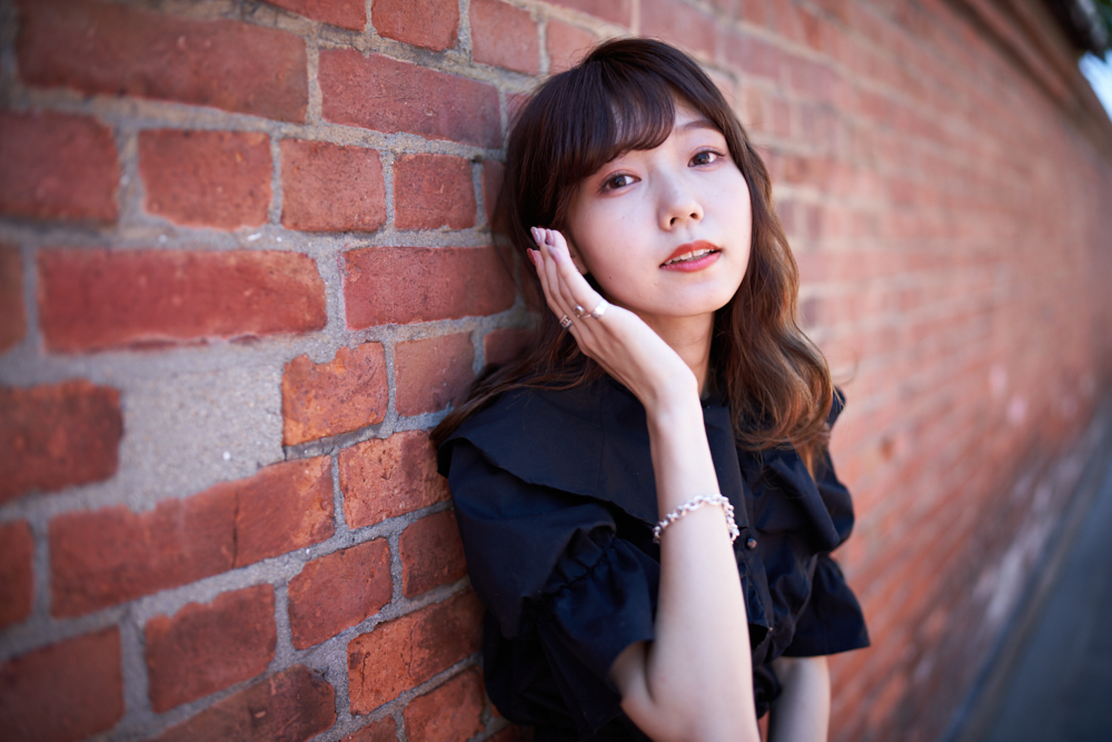 Tsmedstruct's tweet photo. 初めてのゆうりさんでした。これは、レンガの壁の前での撮影。少し色被りがあって現像をどうするか迷ったのですが。全体の色温度だけ少し調節しました。

はまざわ ゆうりさん@hamazawa_momo_
#momo撮影会in関西
#ポートレート
#PHOTOMODELS
#portrait
#光と影
#CaptureOne12 https://t.co/guQwNIs9kl