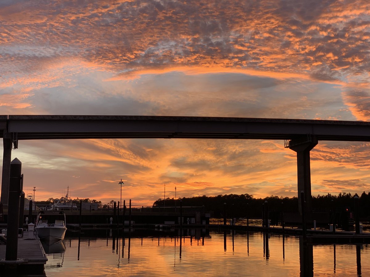 Tonight’s #backyardpic is again from the awesome Wharf Marina in <a href="/cityorangebeach/">City of Orange Beach</a> @TheWharf1