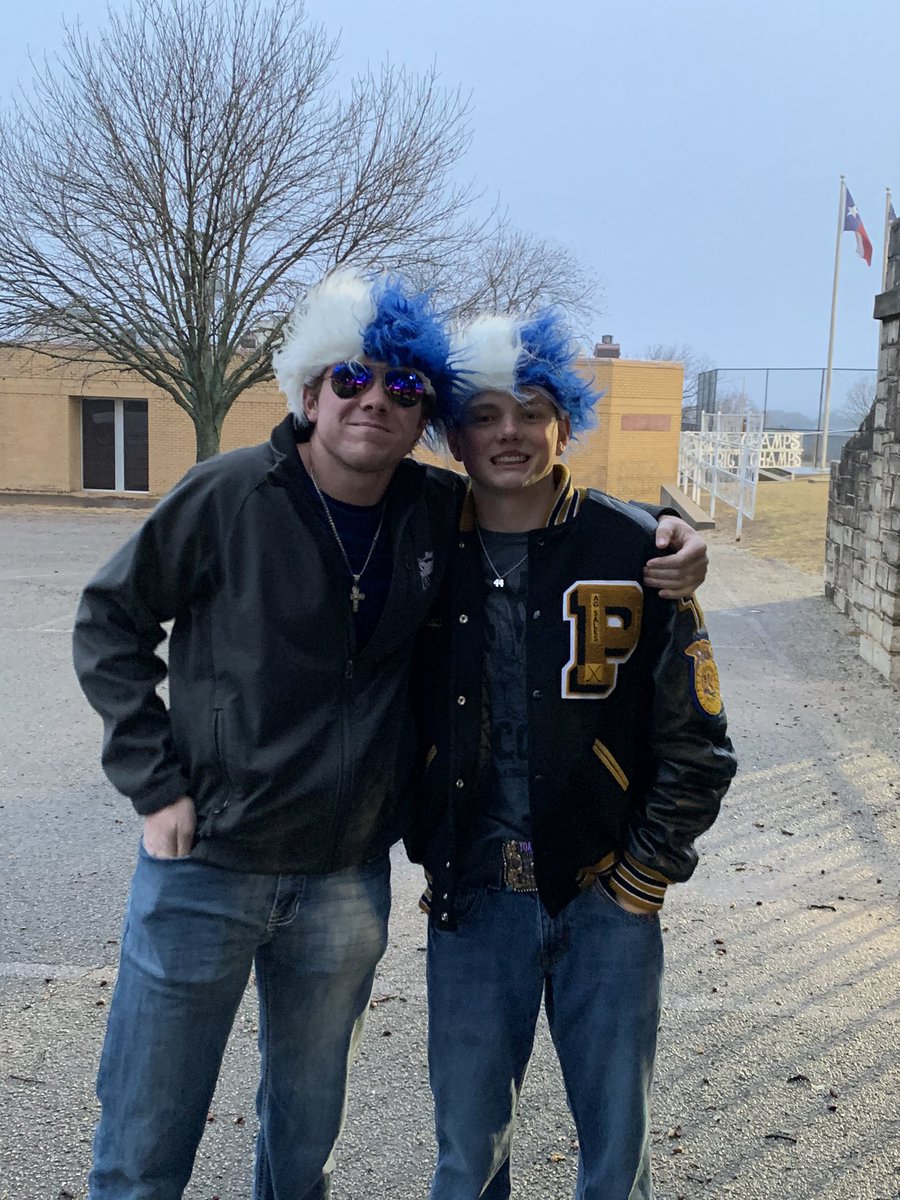 Richland Spring fans ready to cheer on their team.