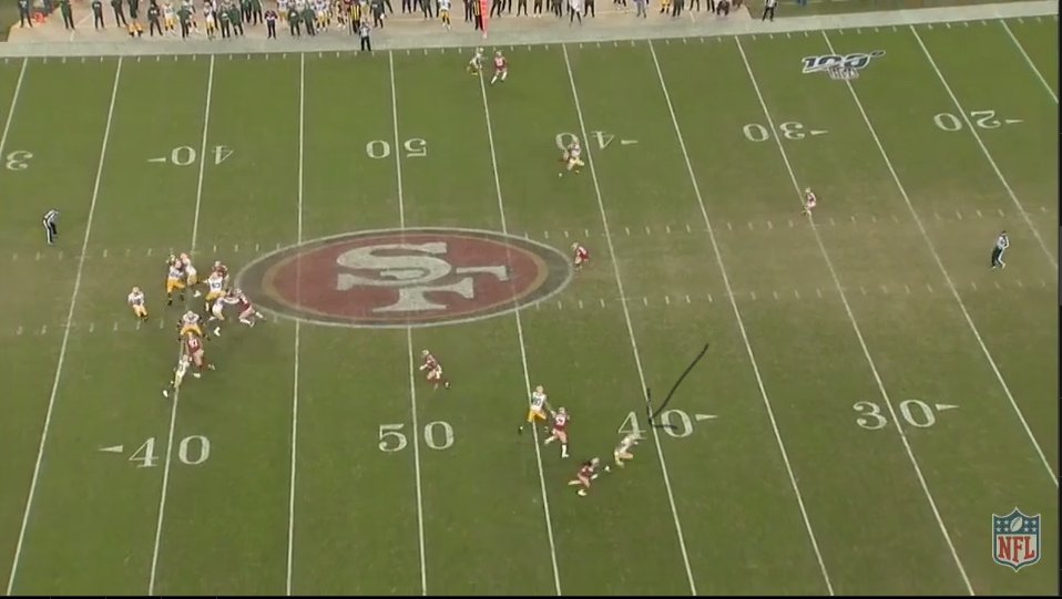 OK so 3rd and 8 on the worst drive of the game, which is to say, the only drive where they scored. You know, the 8 and a half minute drive. Aaron scrambled for 4 yards on it. I think some others have looked and concluded that Lazard here wasn't his first read. That's fine, but...