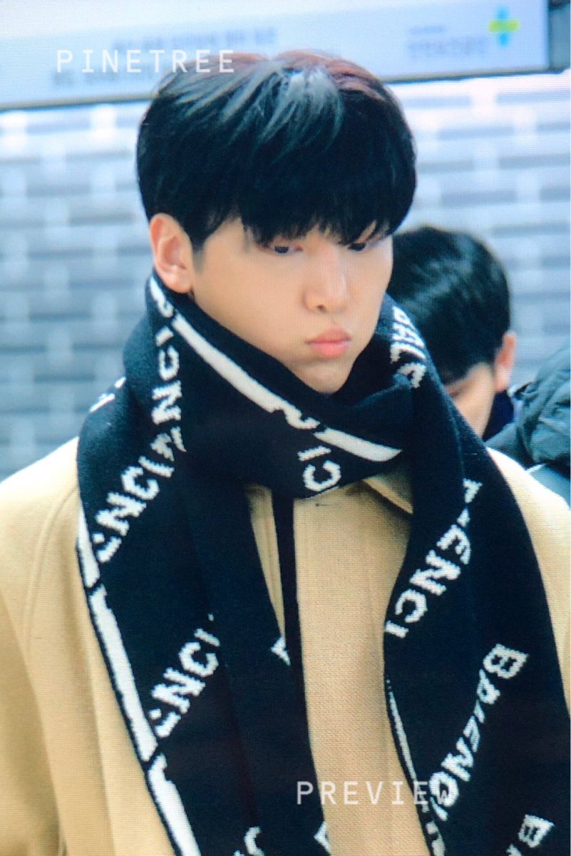 19940924com's tweet photo. 191130 김포출국🌲🌲 #스누퍼 #SNUPER #최성혁 #우성 #WOOSUNG  #ウソン #최잘생사랑한다 @snuper6
우성이 너무 이뻐ㅠㅠㅠㅠ https://t.co/Gh9VTinxXB