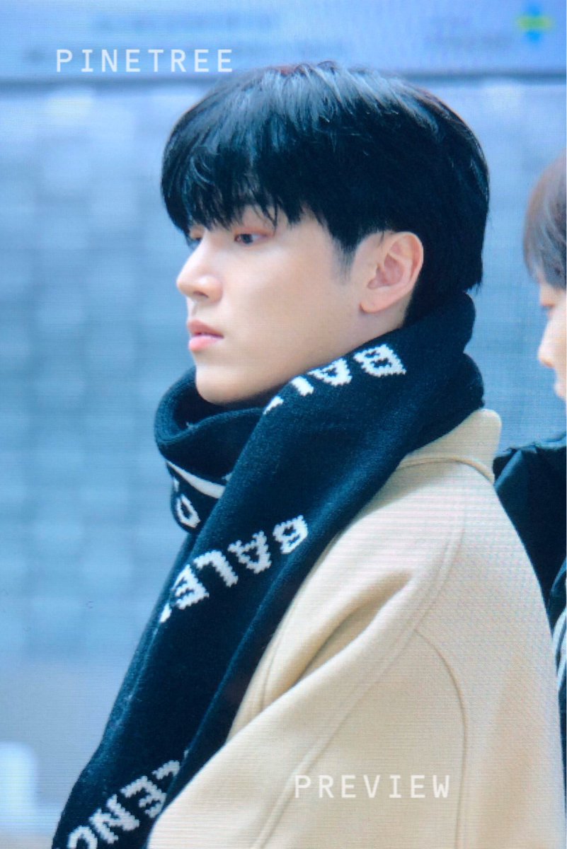 19940924com's tweet photo. 191130 김포출국🌲🌲 #스누퍼 #SNUPER #최성혁 #우성 #WOOSUNG  #ウソン #최잘생사랑한다 @snuper6
머리 잘 어울린다!!! https://t.co/45MJaHq7og