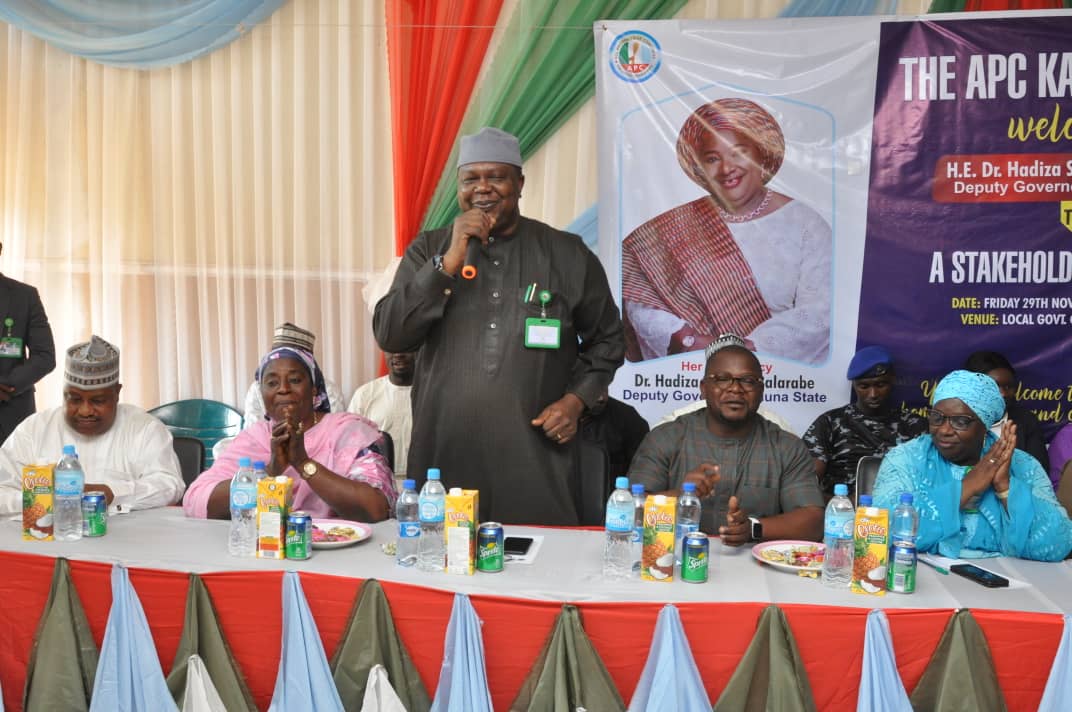 AdviserKdsg's tweet photo. The Deputy Governor @DrHadiza and Special Adviser Political Matters @BenKure led delegation  was at KAGARKO LG today to seek for greater unity, collaboration and Harmony between Party Loyalist for the success and growth of the party in the Local Government. https://t.co/3gDLNUJCN0