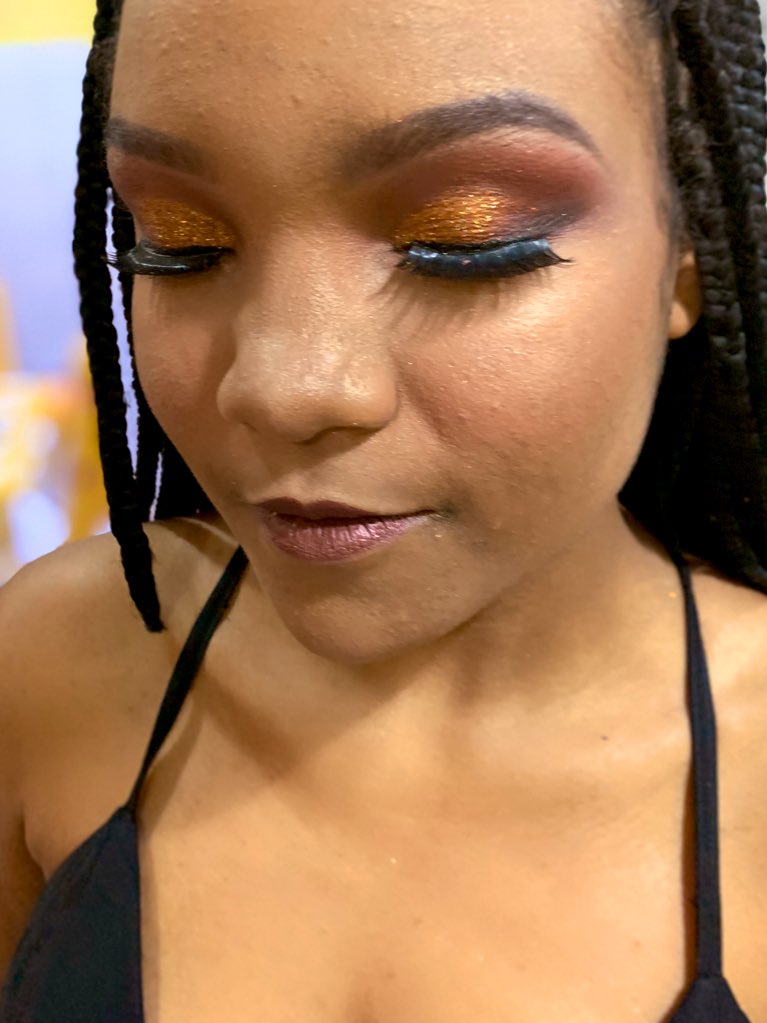 CamilaTerra15's tweet photo. A arte na ponta dos dedos ✍🏻💄

#makeprofissional #makebalada #makerj ❤️ https://t.co/qS74Y989xc