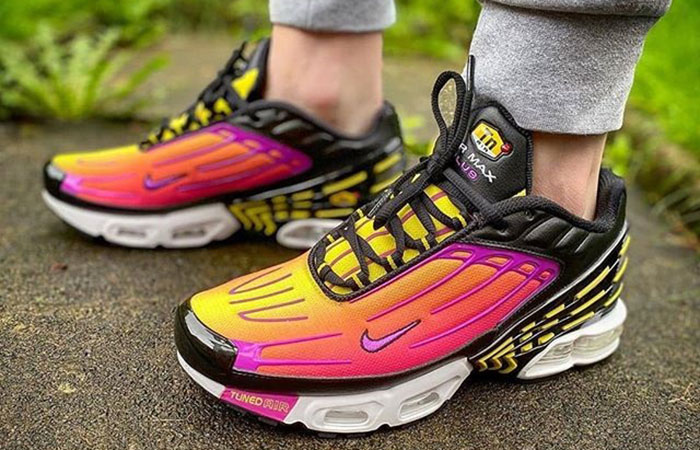 FastSoleUK on Twitter: "Nike Air Max Plus 3 Hyper Purple Releasing Tomorrow  8 AM!! https://t.co/eO9vBZGktq #nike #airmax #hyperpurple #purple # airmaxplus #running #trainer #sneaker #upcoming #Reminder #sneakernews  #news #fashion #FastSole https://t.co ...