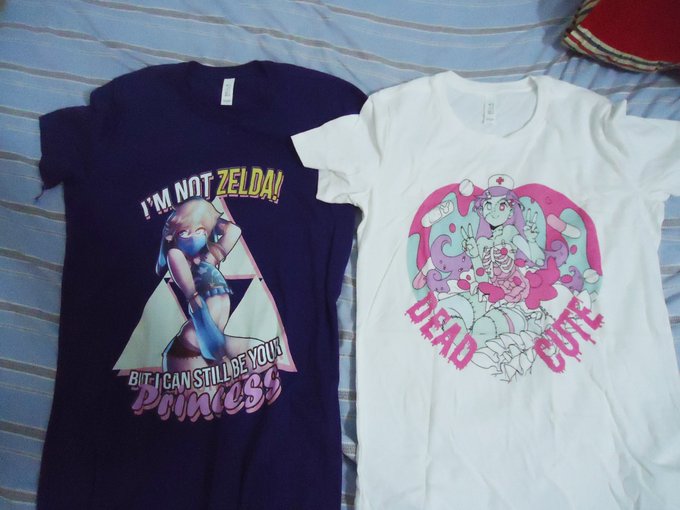 Well, I was finally able to buy some nice merch from two artist I follow x3 @PearlteaRizzy and @OUROBORIDE