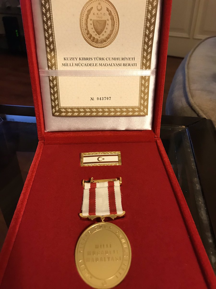 45 yıl sonra bu büyük hazzı yaşamamıza neden olan Kuzey Kıbrıs Türk Cumhuriyeti Devleti yetkililerine binlerce teşekkürler.
Gazilerini ve şehitlerini  bile kendi aralarında bölmeyi başarabilen(!) Ülkem yetkililerinden de  günün birinde aynı kadirşinaslığı görebilmek  dileğiyle...