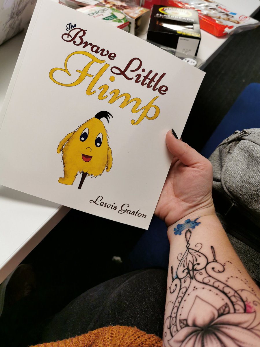 MrsGozz's tweet photo. Amazing book alert... Everyone go buy this book by @LewisGaston it is wonderful 💕💕 perfect Xmas present for your little (and big) people

#book #ChildrensBooks #xmaspresents #buybooks #greatreads #bookworm https://t.co/IuDTqSdNvu