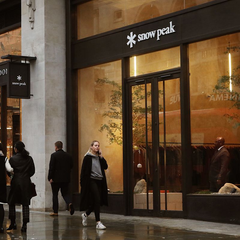 ＊ 
We are sorry to announce you that our St James's store is closed today due to a power cut. Please visit our online store for your Friday shopping 🎁 
.
.
.
#snowpeakuk
#stjamessmarket
#blackoutfriday
#regentstreet