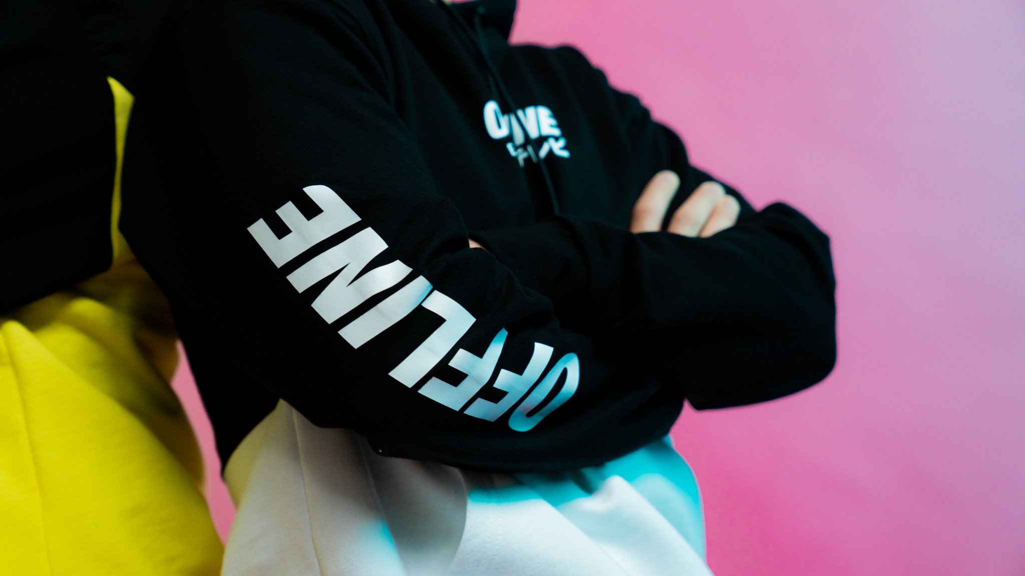 Offlinetv On Twitter Happy Black Friday New Merch Is Now Live Https T Co 0lgakkakhj