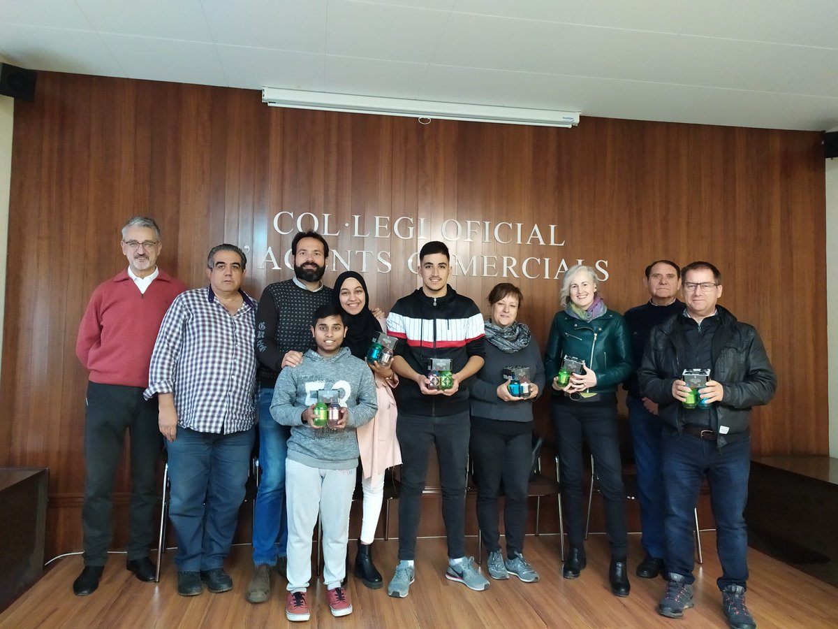 etlleida's tweet photo. Escoltem 👂🏽 amb atenció i prenem bona nota 📝  dels consells dels professionals 💼 del @COACLld Gràcies!!!! 🤗 #GSActivitatsComercials #GSMarquetingPublicitat #agentscomercials #FPcomerç #FP @jordi_cabestany https://t.co/SnVFCygJlp
