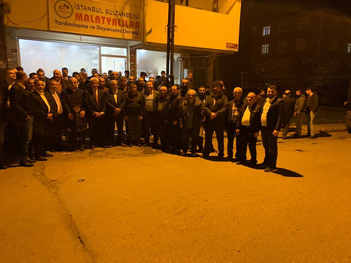 ismad_44's tweet photo. Yönetim olarak Üyelerimiz ile bir araya gelerek aylık olağan toplantımızı gerçekleştirdik,katılım sağlayan tüm hemşehrilerimiz ve üyelerimize katılımlarından dolayı teşekkür ederiz,
“Biz büyük bir aileyiz”
@Yildiz_Osman44 @frkogulmus @y_grsy @h_dundr @omerakblt44 @acyuksek https://t.co/YZ2wVhefah