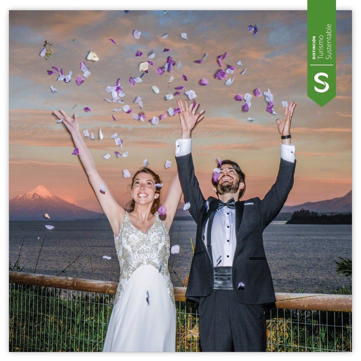 CabanaDelLago's tweet photo. ¿Buscas un lugar para la realización de tu #matrimonio💑 en la preciosa ciudad de Puerto Varas? Tenemos una excelente noticia para ti, hemos implementado tarifas especiales para algunas fechas del año 2020. ¿Quieres saber cuáles son? Consultas en 65 2200 100 o en eventos@hcdl.cl. https://t.co/85iCRQt0Cx