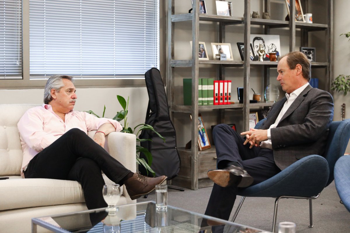 bordet's tweet photo. Siempre es un gusto reunirse con  @alferdez con quién compartimos la misma visión sobre el país. Hoy avanzamos en una agenda en temas prioritarios para el desarrollo de #EntreRíos que es parte de la estrategia de crecimiento y empleo que tiene para la #Argentina https://t.co/hsePfYM3c1