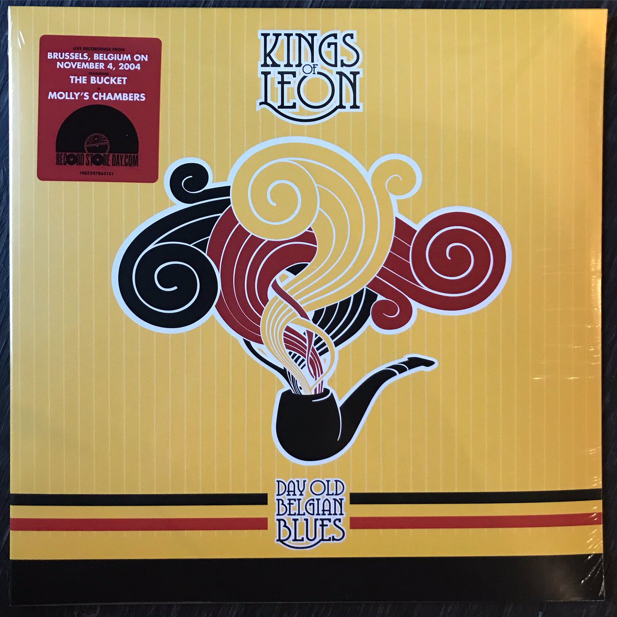 mindbombrecords's tweet photo. #newmusicfriday: Kings Of Leon-Day Old Belgian Blues Limited Edition 12” EP.
#kingsofleon #kingsofleonlive #dayoldbelgianblues #rcarecords #legacyrecordings #sonymusic #rsdbf #rsdbf2019 #stcatharines #shoplocalstc #mindbombrecords https://t.co/t1mnaOBVpJ