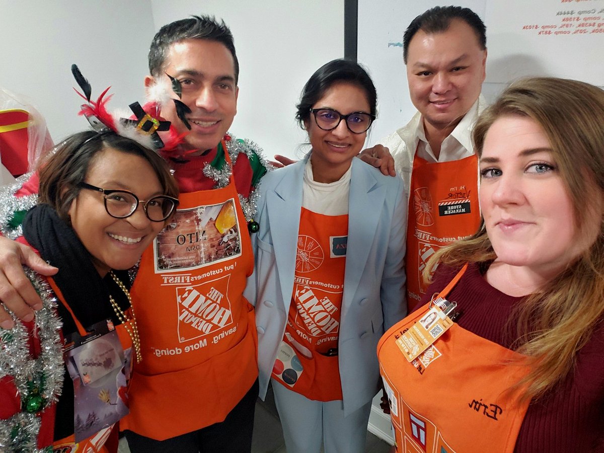 Black Friday @ Store 1214 <a href="/SL_leighton/">Leighton</a> <a href="/Nitonaroola/">Nito</a> <a href="/nafizaalli/">Alli</a> <a href="/BWaliszewski/">Brian Waliszewski</a> @Rob_OConnellHDE <a href="/elheffe33/">Jeff Warner</a> <a href="/kptgk/">Karen Fischer</a> <a href="/kathyllapa/">Kathy ✨6120✨CXM ✨</a>  <a href="/HomeDepot/">The Home Depot</a>  <a href="/HDEashleyj/">ashley jones</a>