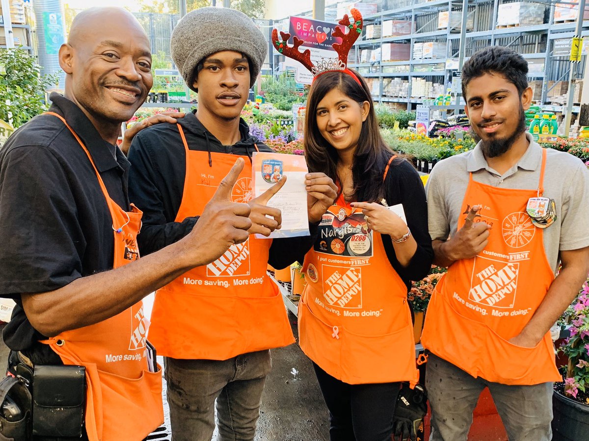 Had fun recognizing our associates for going above and beyond on Black Friday!!! They were all relentless with Keeping our Orange Promise! 🙌👏