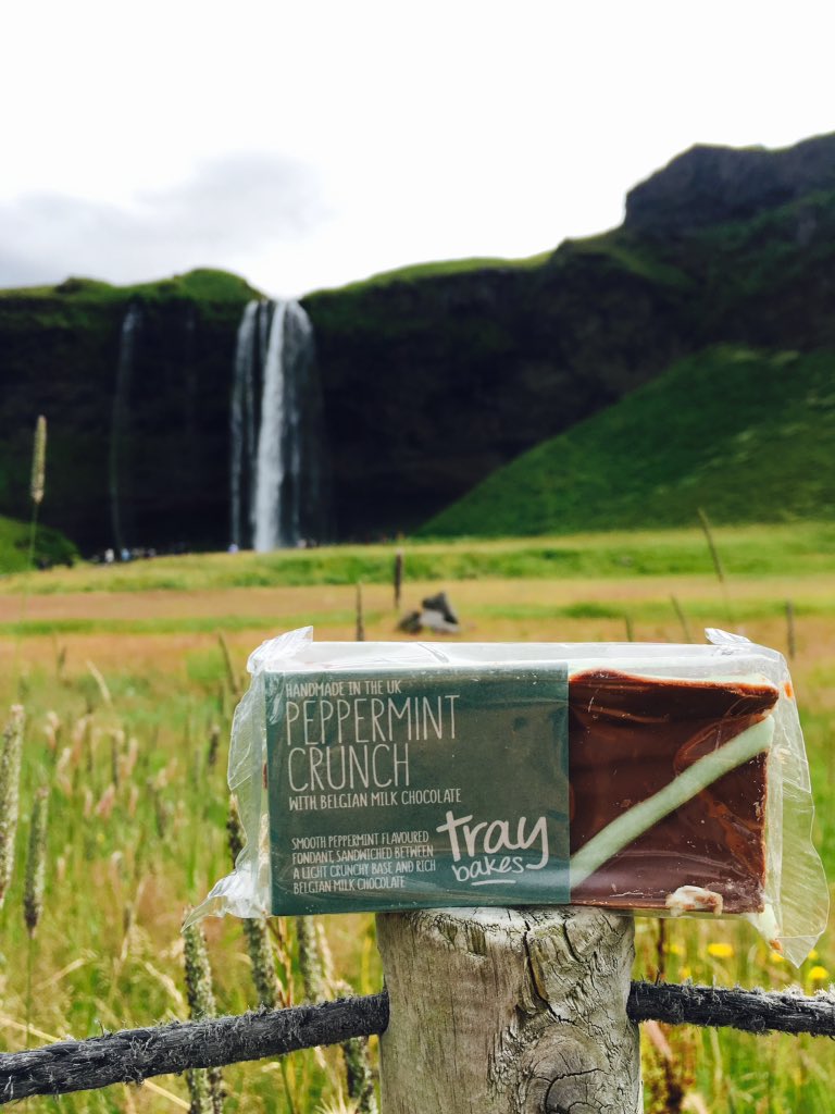 TrayBakesUK's tweet image. Don't get in a flap over Black Friday - just relax, grab a brew and treat yourself to a Peppermint Crunch 😋#alternativeblackfriday #blackfriday #PeppermintCrunch #relaxandeatcake #experiencesnotthings #theresmoretolife