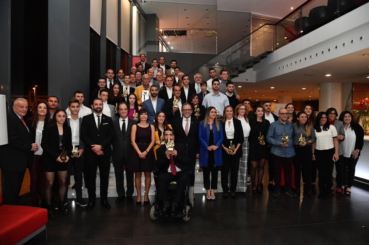 DipuEsport's tweet image. 😀 Avui s’ha reconegut als clubs i esportistes que han destacat durant el 2019 👏🏼 Menció especial a Sebastian Mora, millor esportista absolut i al Torneo Primer Toque, màxim exponent del turisme esportiu 👌🏼 Enhorabona a totes i tots! 🥇

#orgulldeCS #CSEscenarioDeportivo