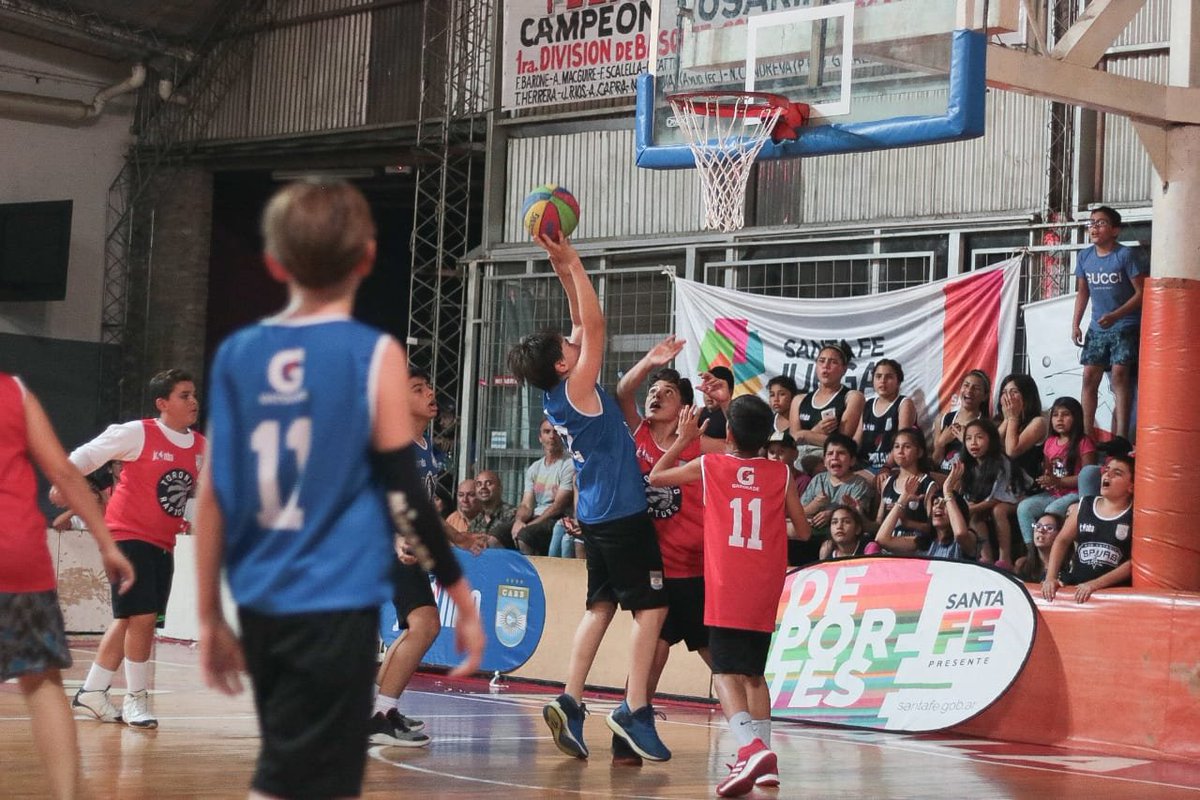 JrNBACABB's tweet photo. 🏆Este jueves se realizó la gran final en Rosario y no podemos estar más contentos. 

🏀🙌¡Fue una verdadera fiesta!🙌🏀

📸: @SantaFeDeporte https://t.co/suf7YD2Gsg