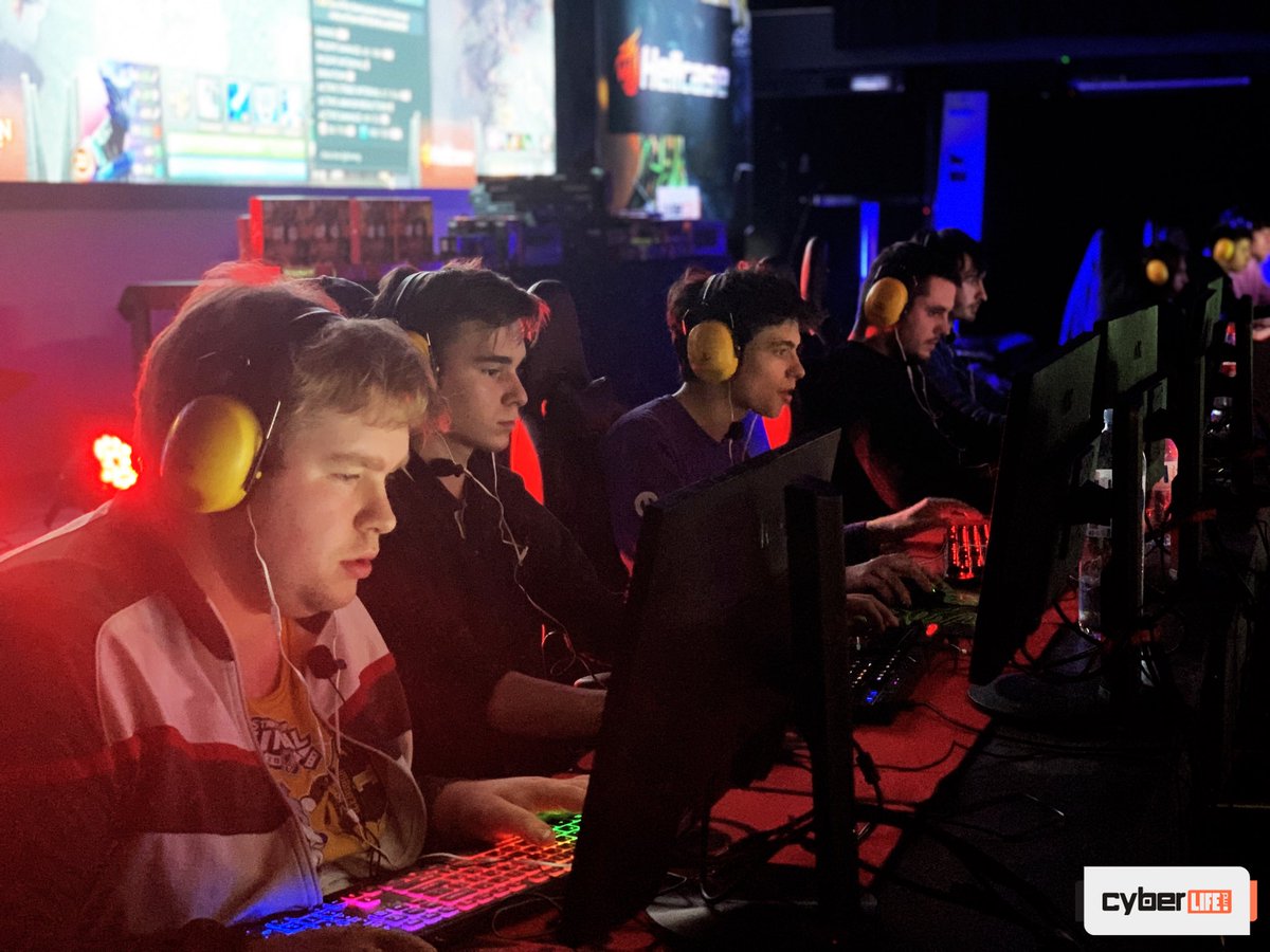 CyberlifeMD's tweet photo. Первый день Гранд Финала https://t.co/1pxji3UtPZ стартовал! DOTA2, а также первая часть любительского турнира по FIFA20 от OldSpice☄️

К чему мы сегодня пришли? 
🤟3-е место - Old4Chan 

🔥 D_REJECTS (команда из Украины) 

Напоминаем, завтра будет не менее интересный день CS:GO! https://t.co/ocLQ7MRqEe