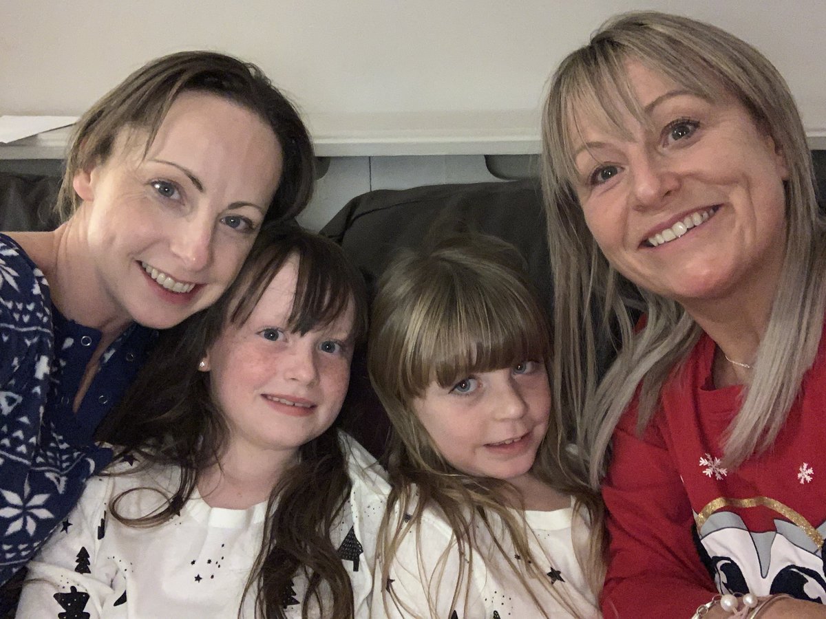 Crazy bath time ✅ Pizza ✅ Goodies ready ✅ PJs ✅ #LateLateToyShow We are ready for ya! Bring it on!! <a href="/RTELateLateShow/">The Late Late Show</a> @Stuartspotlight